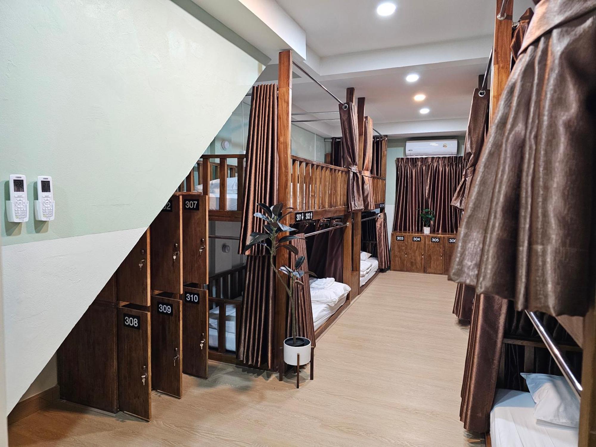 Lub Nai Hostel Patong Habitación foto